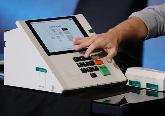 Totalização dos votos é aberta, auditável e segura, diz TSE