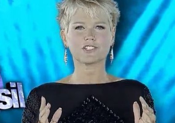 Xuxa Meneghel ouve reclamação de diretor e rebate ao vivo: 'Deixa eu falar!'