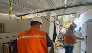 Duas casas interditadas após desabamento na Grota do Rafael serão demolidas nesta quinta (29)