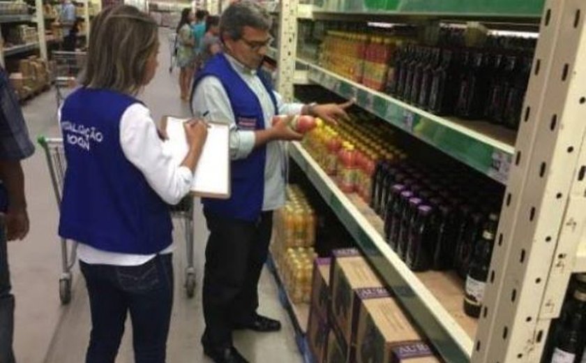 Procon autua supermercado da parte alta de Maceió por irregularidades