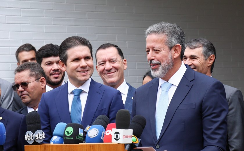 Arthur Lira anuncia Hugo Motta como candidato à presidência da Câmara