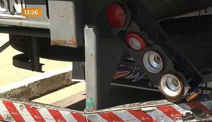 Motociclista morre após colidir na traseira de carreta estacionada no bairro da Santa Lúcia