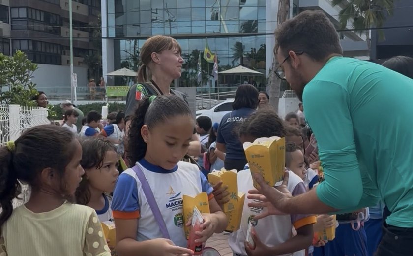 Roda Maceió celebra o Dia Nacional da Alegria com experiência para 130 crianças