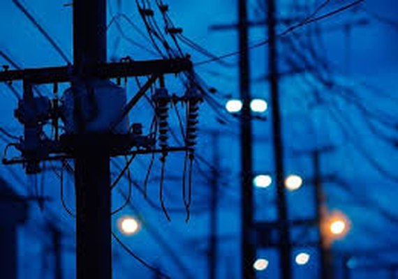 Falha em ponto de energia provoca apagão em diversas cidades de Alagoas