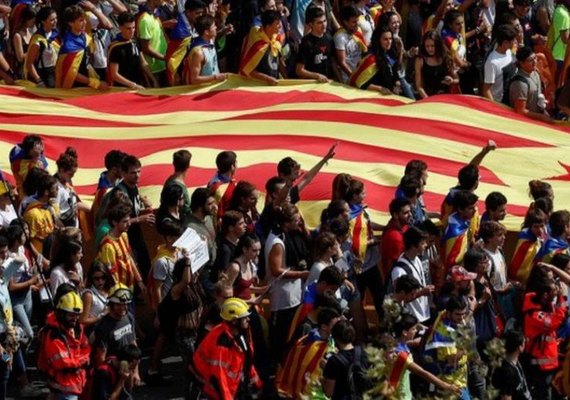 Puigdemont pede frente única pela independência em eleições catalãs