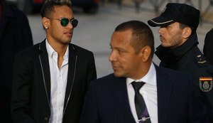 Pai de Neymar diz em depoimento ter idealizado contratos sob investigação