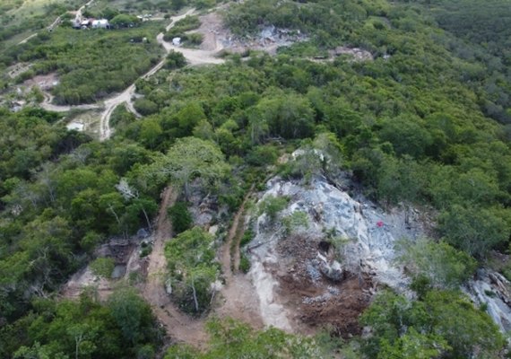 Durante operação conjunta, BPA flagra extração irregular de recursos minerais em Traipu