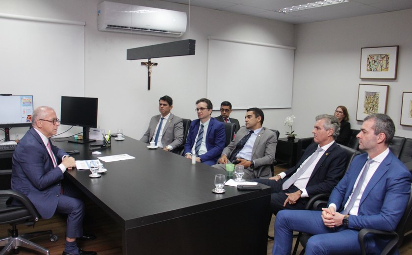 Fábio Ferrario define prioridades em reunião com juízes auxiliares