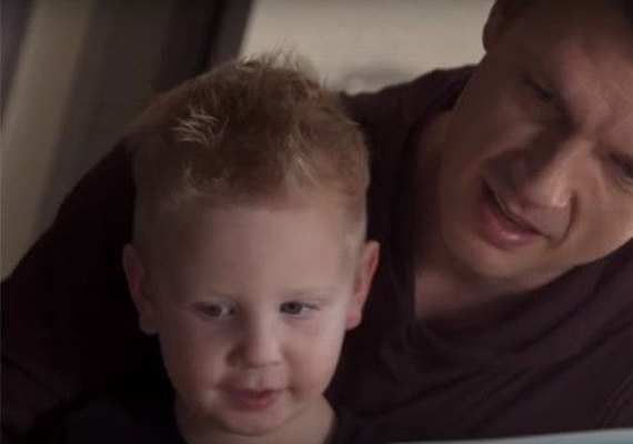 Novo clipe dos Backstreet Boys mostra os filhos e esposas dos integrantes