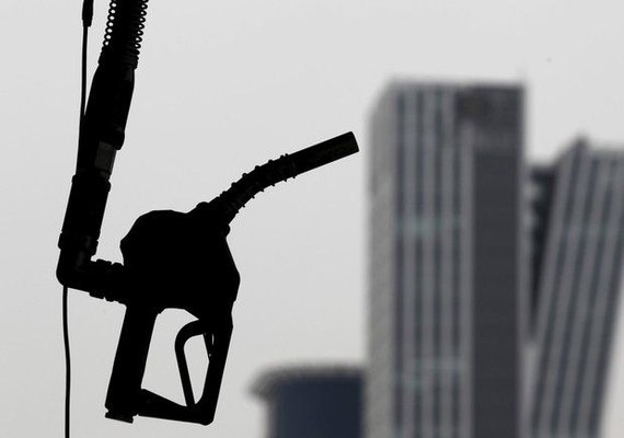 Preços do petróleo caem após recuperação nos futuros da gasolina