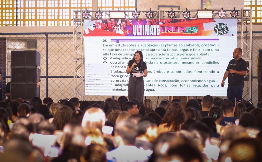 Estudantes da rede estadual revisam conteúdos de matemática e ciências da natureza