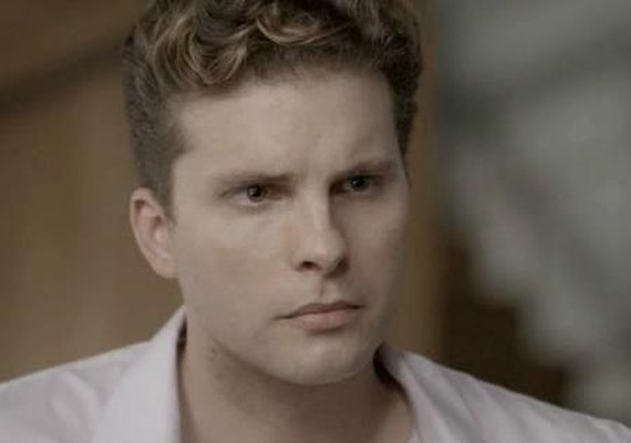 Patrick retorna ao hospício para salvar Clara em 'O Outro Lado do Paraíso'