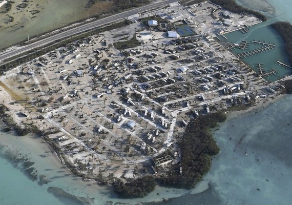 Após passagem de furacão, seis pessoas morrem em casa de repouso na Flórida