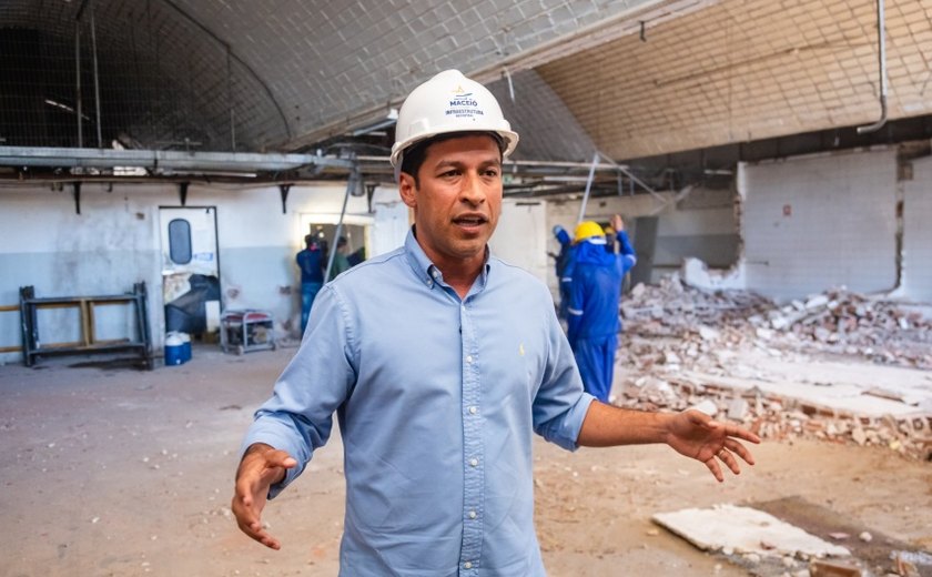 Vice-prefeito e titular da Seminfra vistoria obras do Novo Mercado da Produção