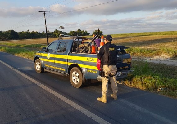 PRF recupera em Pilar motocicleta roubada em Limoeiro de Anadia