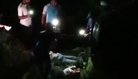 Quatro pessoas ficam feridas em acidente com van em Atalaia