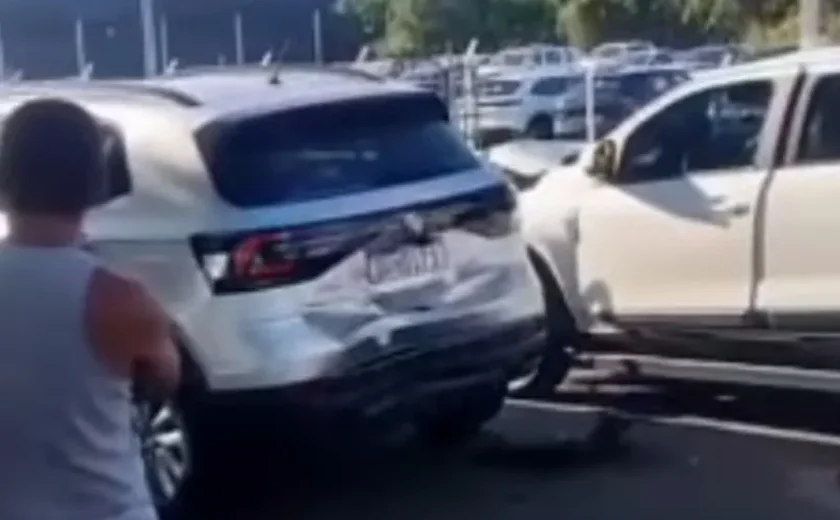 Engavetamento complica trânsito no Tabuleiro do Martins