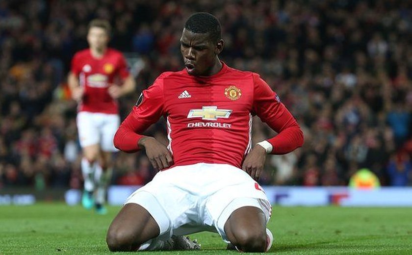 José Mourinho pede paciência com o francês Pogba no Manchester