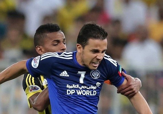 Livre, Nilmar deixa os Emirados Árabes e volta para o Brasil