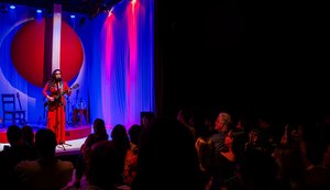 Sucesso absoluto: Fernanda Guimarães volta ao Theatro Homerinho com show 'Meu Som Djavan'