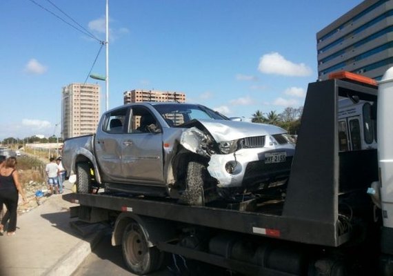 Motorista embriagado avança sobre ponto de ônibus e atropela idosos