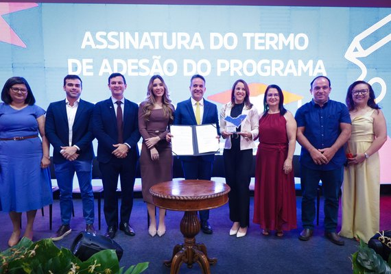 Governo premia municípios com melhor Ideb e renova pactuação do Programa Escola 10