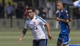 Jadson participa de boa parte de jogo-treino e Corinthians fica no 0x0