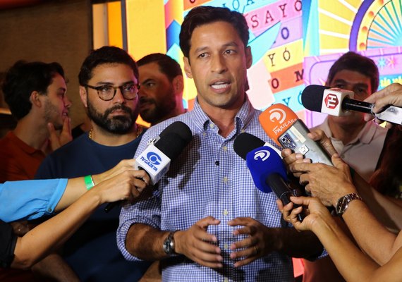 Prefeito reajusta salário dos servidores