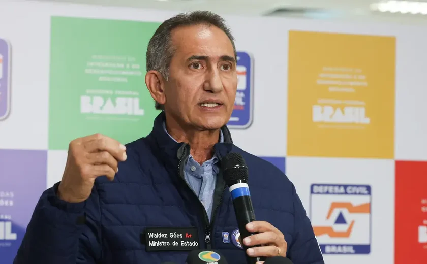 Governo anuncia envio de equipes para região destruída por ciclone