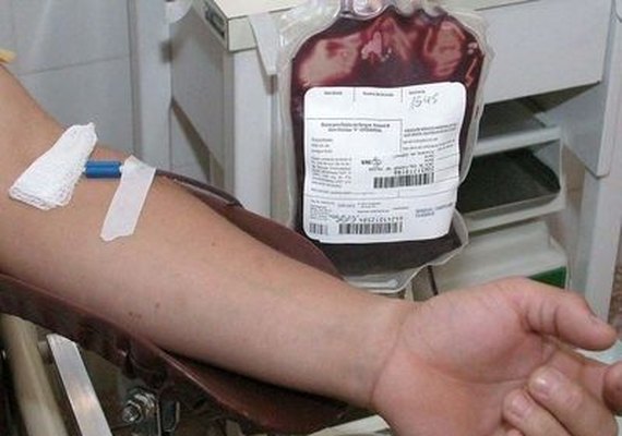 Trabalhadores do Hupaa incentivam doação de sangue