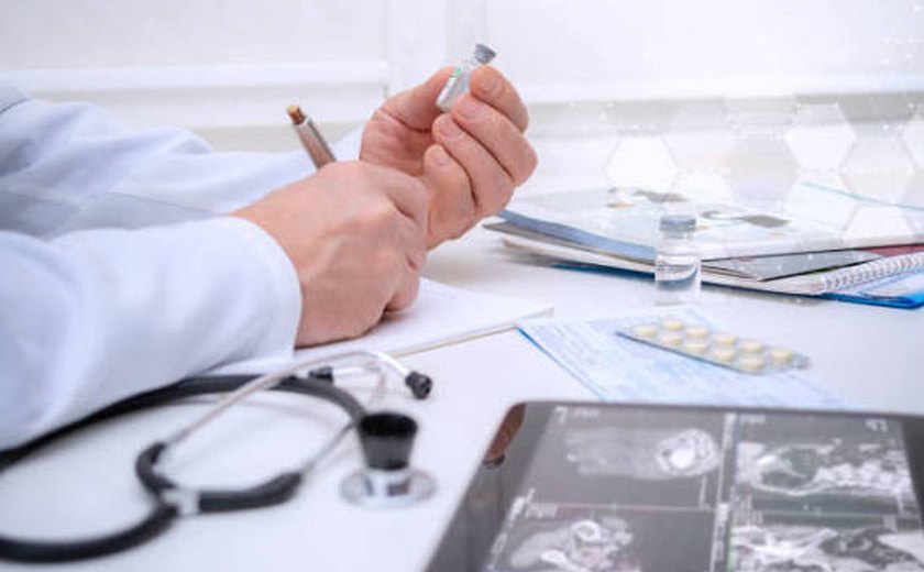 Medos sobre terapia hormonal ainda afastam mulheres do tratamento, apesar de seus benefícios