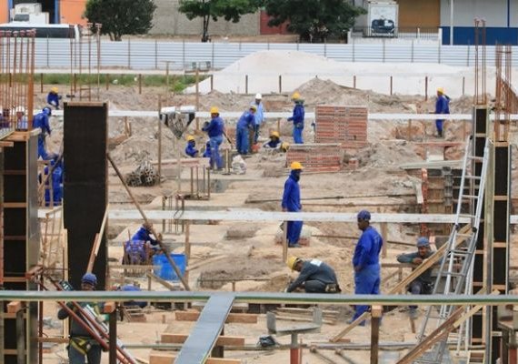 Obras estaduais geram mais de 7 mil empregos em Alagoas