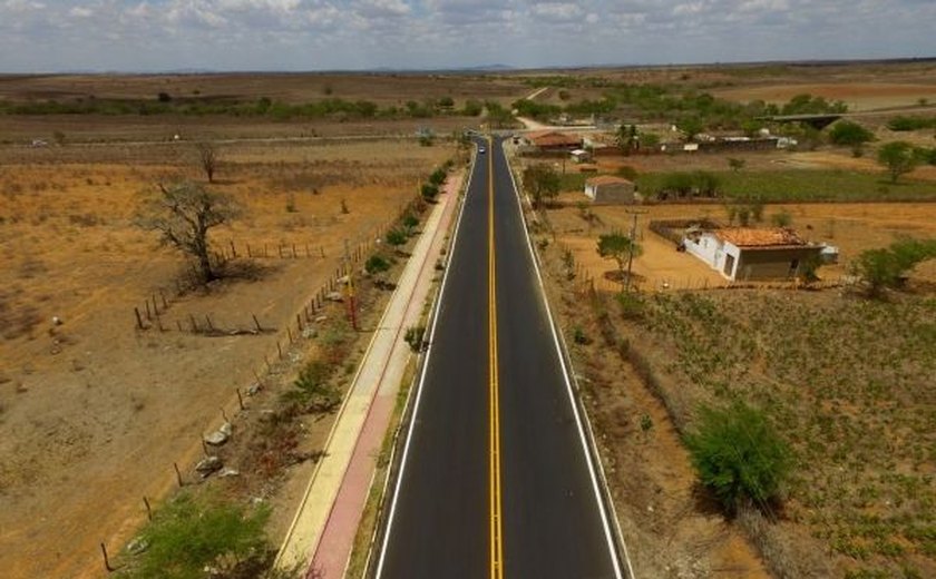 Programa Pró-Estrada recupera 35 km da malha viária estadual em três meses