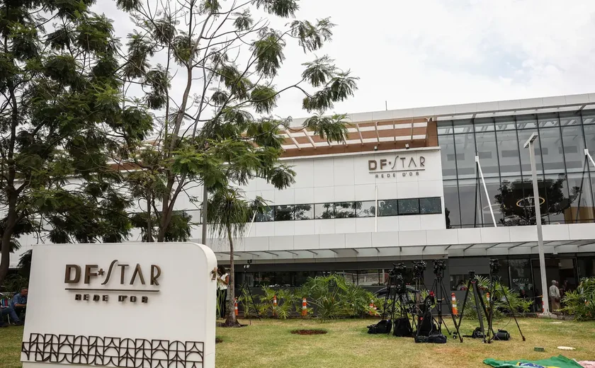 Bolsonaro apresenta melhora clínica, mas segue em UTI