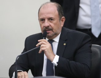 Aprovado projeto que prevê vacinação domiciliar para pessoas com TEA