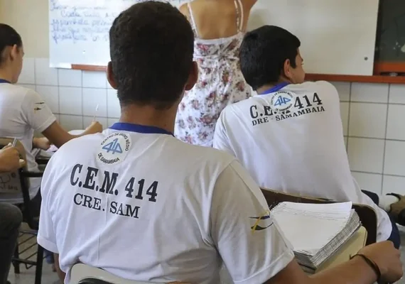 Estudantes do ensino integral têm notas maiores no Enem, diz estudo