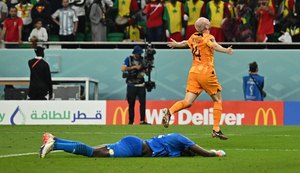 Holanda estreia com vitória de 2 a 0 sobre Senegal