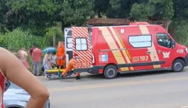 Jovem fica gravemente ferido em colisão entre moto e carro em Arapiraca
