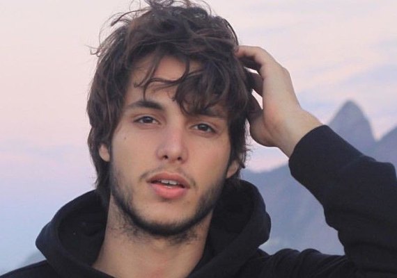 Ator global é deixado em plena favela por motorista da Uber e desabafa na web