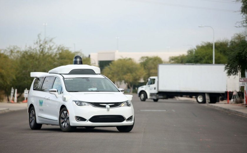 Google pede remoção de barreiras regulatórias para carros autônomos nos Estados Unidos