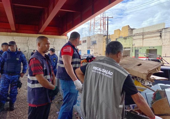 Estruturas irregulares no Viaduto do Bonfim são removidas