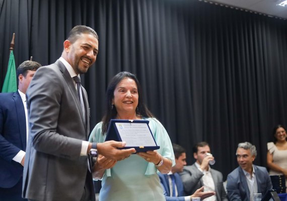 Deputada Fátima Canuto recebe Título de Cidadã Honorária de Marechal Deodoro