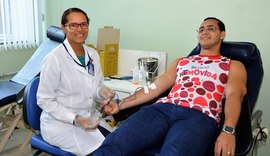 Doadores de sangue recebem camisa para participar de bloco do Hemoal