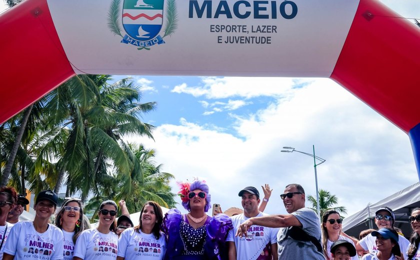 Caminhada e feira de serviços marcam Dia da Mulher na orla de Maceió