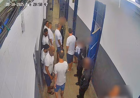 Cúpula do Comando Vermelho é transferida para cadeia de segurança máxima no Rio antes ser levada a presídio federal