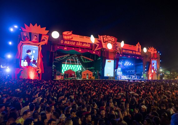 Léo Santana e Calcinha Preta agitam São João Massayó nesta quinta (26)