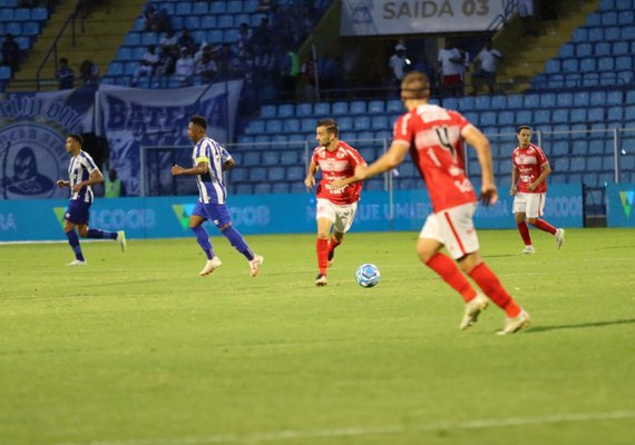 CRB e Avaí empatam e time catarinense carimba permanência na Série B