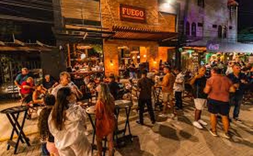 Arquiteta projeta parrilla argentina na praia do Françês