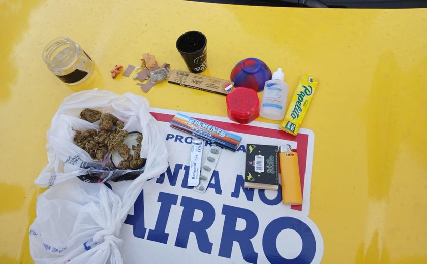 Trio é preso com maconha e comprimidos de Rohypnol na Ponta Verde