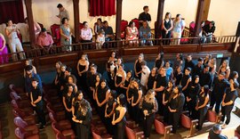 Em clima de emoção, entrega do jaleco marca início da jornada médica da segunda turma de Medicina da Qualin, em Penedo